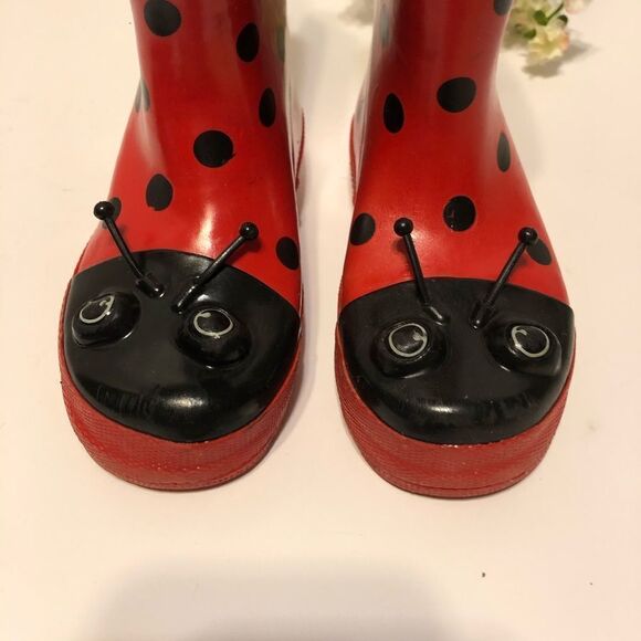 Kidorable Red Ladybug Rainboots - Picture 2 of 8